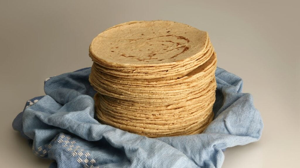 eating-expired-tortillas-what-will-happen-nutritioncrown